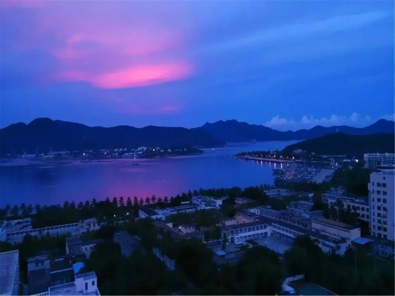 Gentle Grown Sanya Seashore Hotel 4*,  China