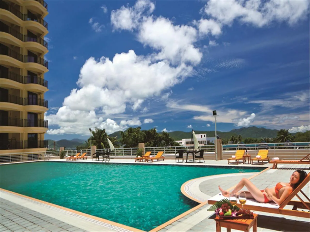 Gentle Grown Sanya Seashore Hotel