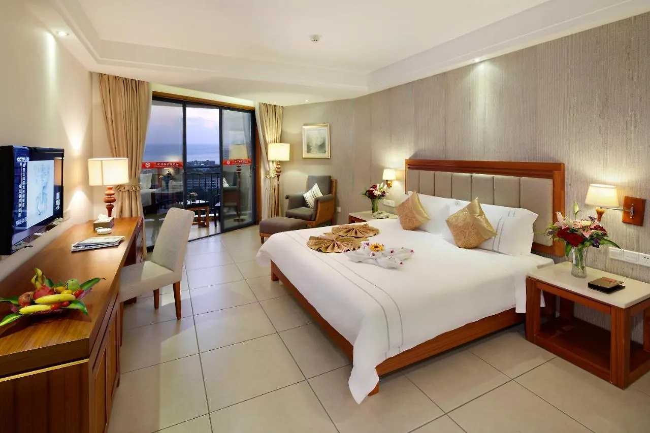 Gentle Grown Sanya Seashore Hotel 4*,